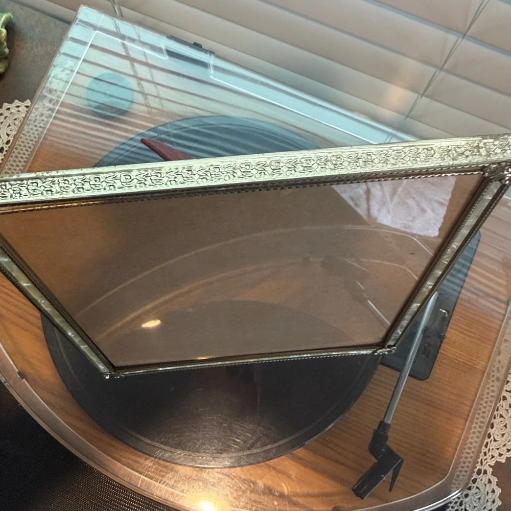 Vtg Faux Mother of Pearl Picture Photo Frame 8x10 Ornate Gold Tone Metal MCM - Picture 9 of 10